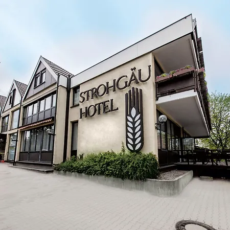 Hotel Strohgaeu 3*