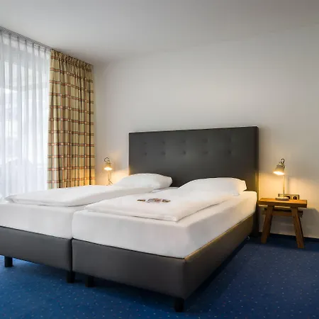 Hotell Strohgaeu 3*