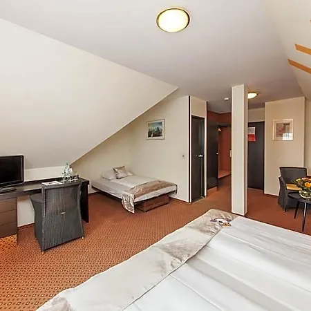 Strohgaeu 3*