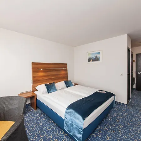 Strohgaeu Hotel 3*